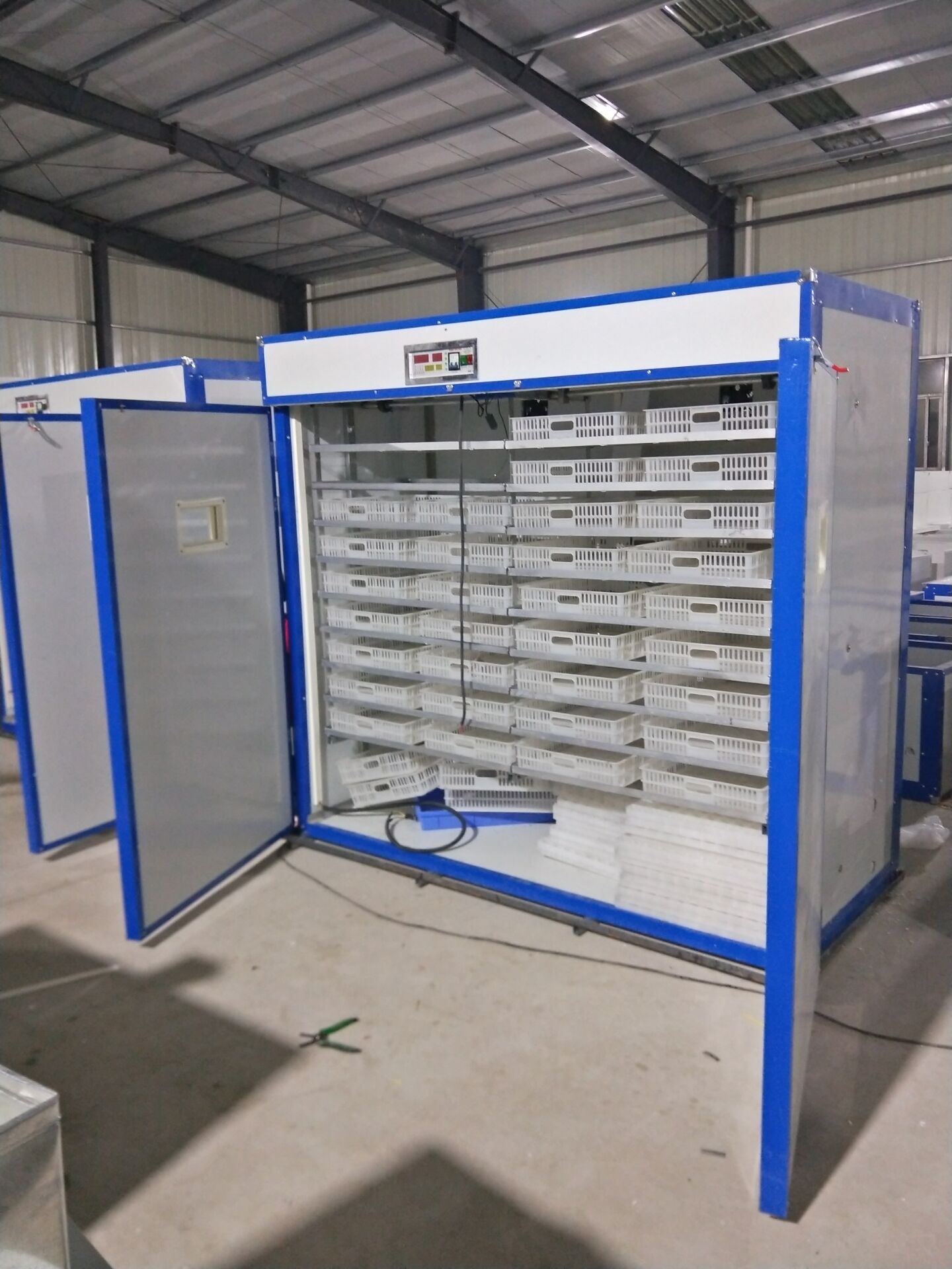 Automatic 3168 eggs incubator